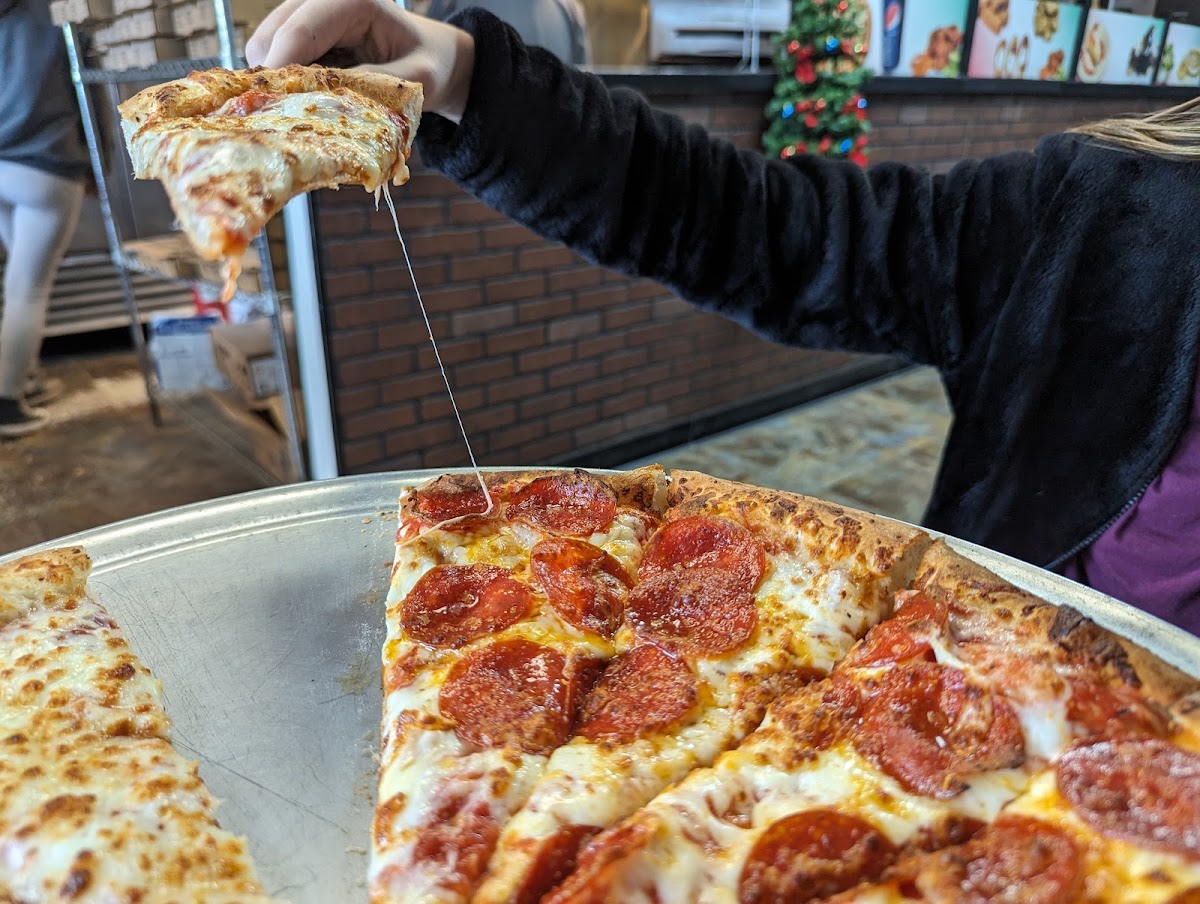 Dough Boyz Pizza & Wings-10