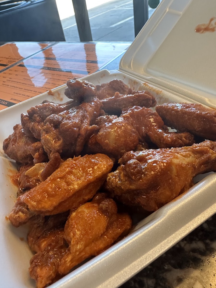 Dough Boyz Pizza & Wings-8